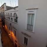 Qui, di fronte Palazzo barocco Bianchi-Dottula...